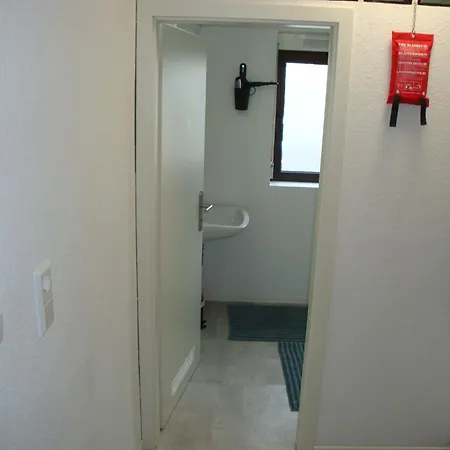 Cenet 1 Zimmer Apartment Зиндельфинген Экстерьер фото