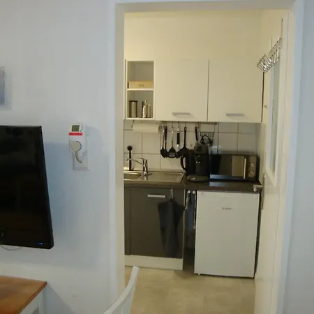 Cenet 1 Zimmer Apartment Зиндельфинген Экстерьер фото