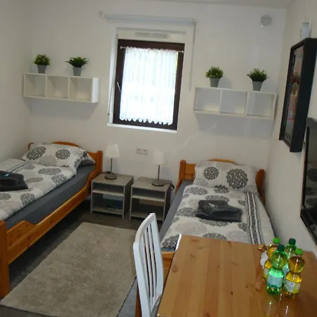 Cenet 1 Zimmer Apartment Зиндельфинген Экстерьер фото