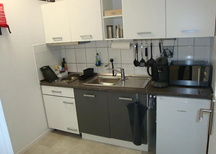 Cenet 1 Zimmer Apartment